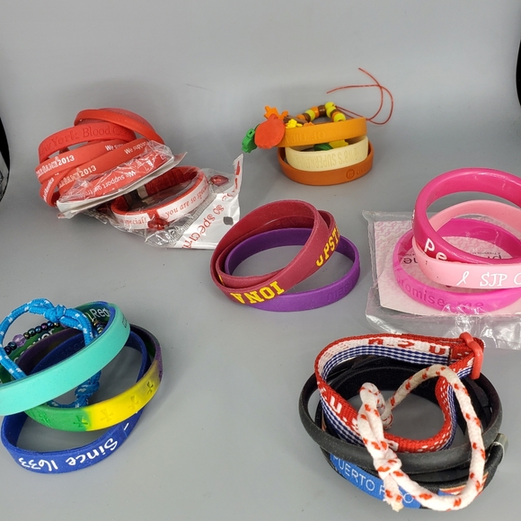 Silicone Bracelet Lot of about 15 - Picture 2 of 14